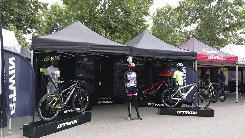 Decathlon — estand Sea Otter